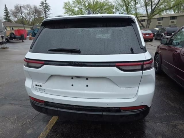 2023 Bright White Clearcoat Jeep Grand Cherokee Altitude X 4X4 SUV