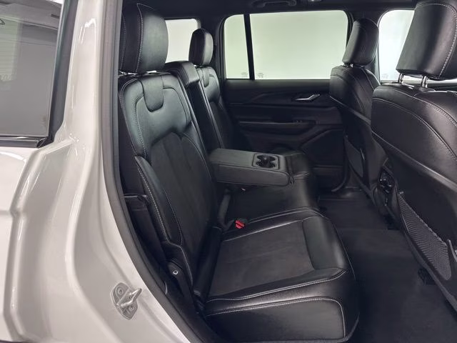 2023 Bright White Clearcoat Jeep Grand Cherokee Altitude X 4X4 SUV
