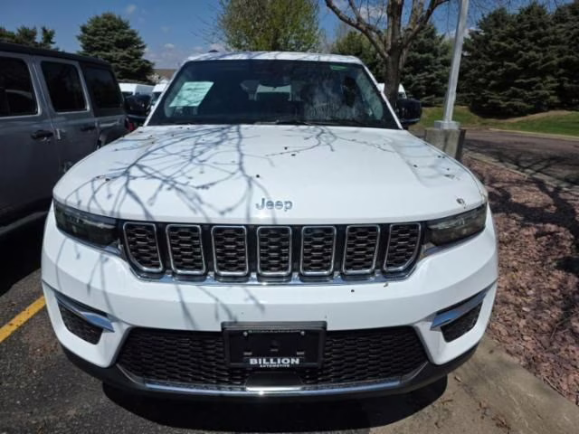 2023 Bright White Clearcoat Jeep Grand Cherokee Limited 4X4 SUV