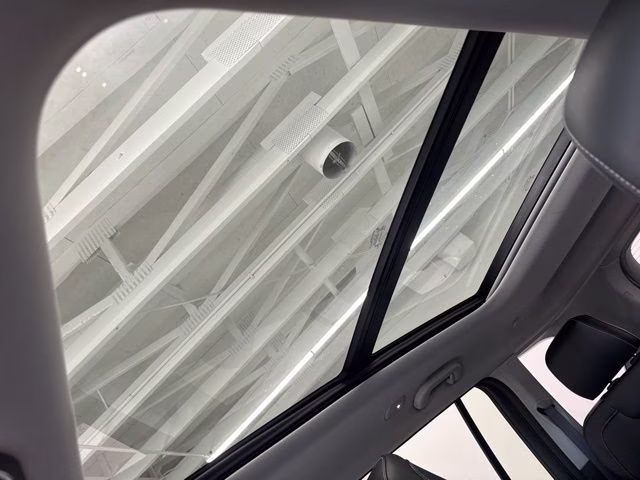 2023 Bright White Clearcoat Jeep Grand Cherokee Limited 4X4 SUV