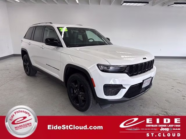 2023 Jeep Grand Cherokee Altitude 4x4's photo