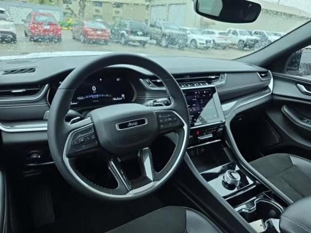 2023 Bright White Clearcoat Jeep Grand Cherokee Altitude X 4X4 SUV