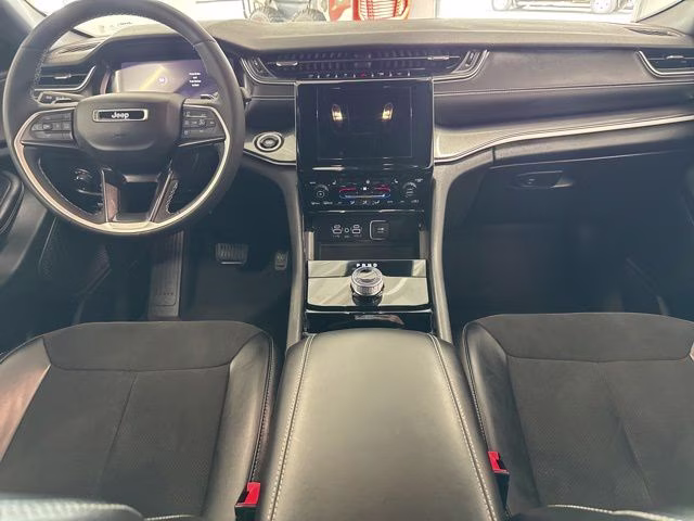 2023 Bright White Clearcoat Jeep Grand Cherokee Altitude X 4X4 SUV
