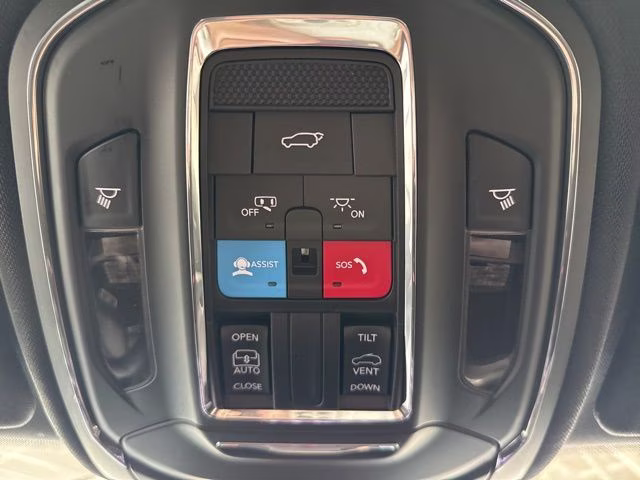 2023 Bright White Clearcoat Jeep Grand Cherokee Altitude X 4X4 SUV