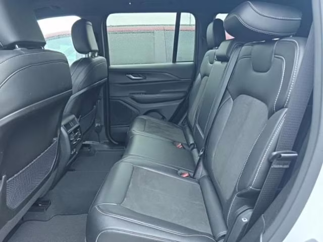 2023 Bright White Clearcoat Jeep Grand Cherokee Altitude X 4X4 SUV