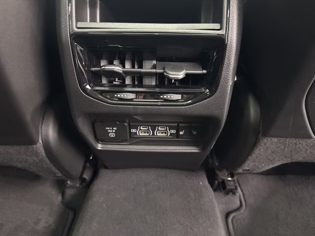 2023 Bright White Clearcoat Jeep Grand Cherokee Limited 4X4 SUV
