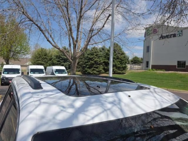 2023 Bright White Clearcoat Jeep Grand Cherokee Limited 4X4 SUV