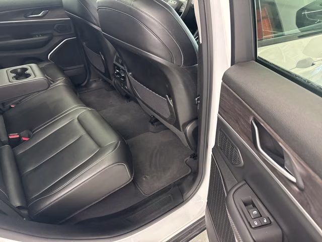 2023 Bright White Clearcoat Jeep Grand Cherokee Limited 4X4 SUV