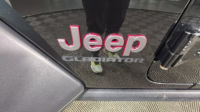 2021 Black Clearcoat Jeep Gladiator Rubicon 4X4 Truck