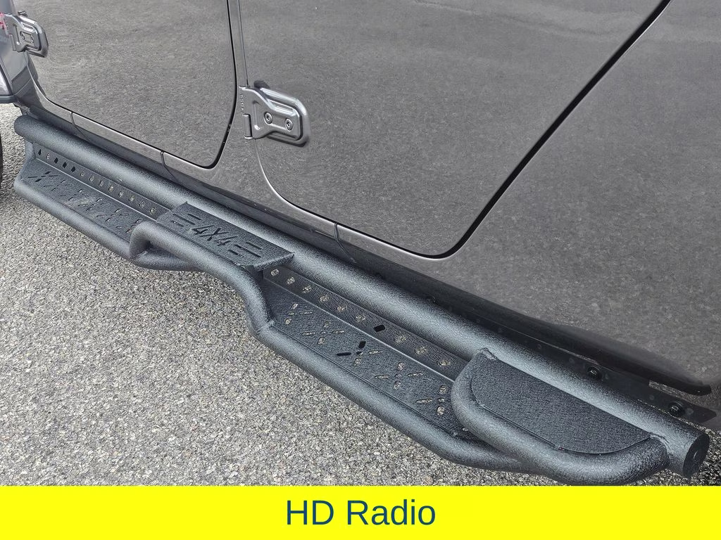2020 Granite Crystal Metallic Clearcoat Jeep Gladiator Rubicon 4X4 Truck