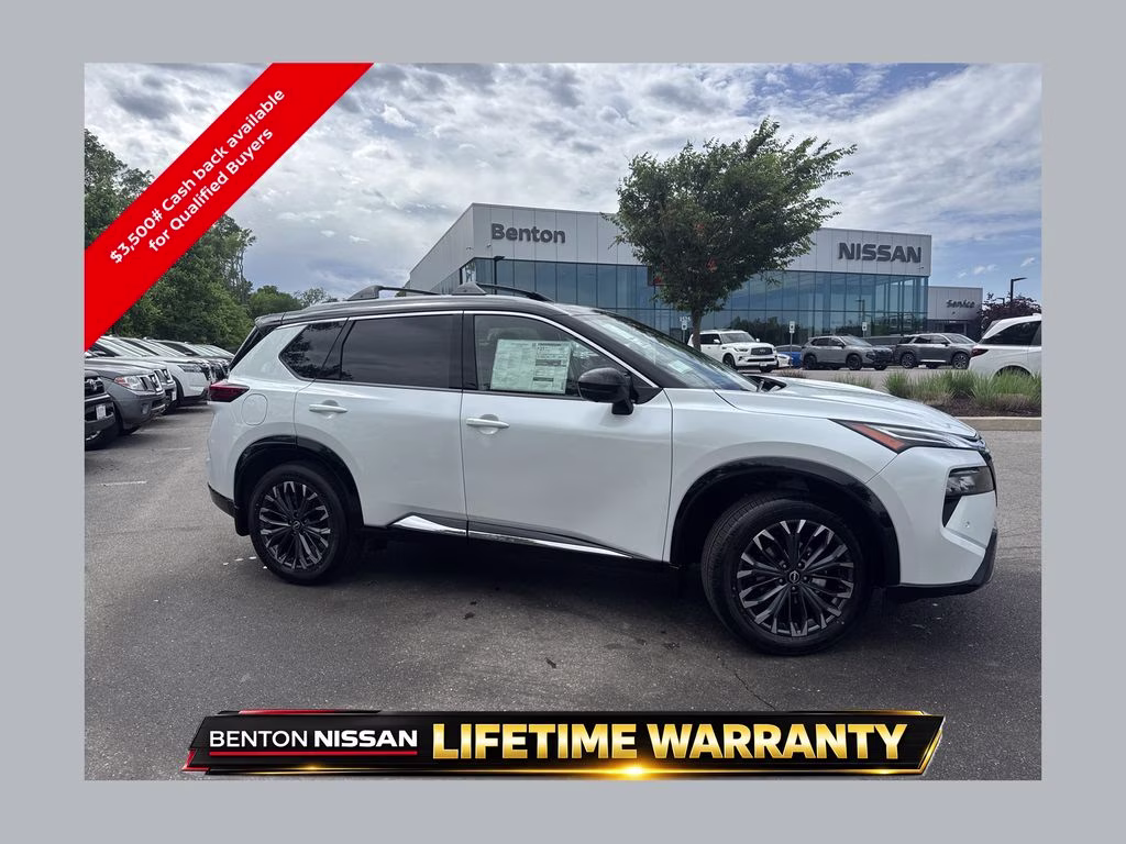 2026 Everest White Pearl/Super Black Nissan Rogue Platinum AWD SUV