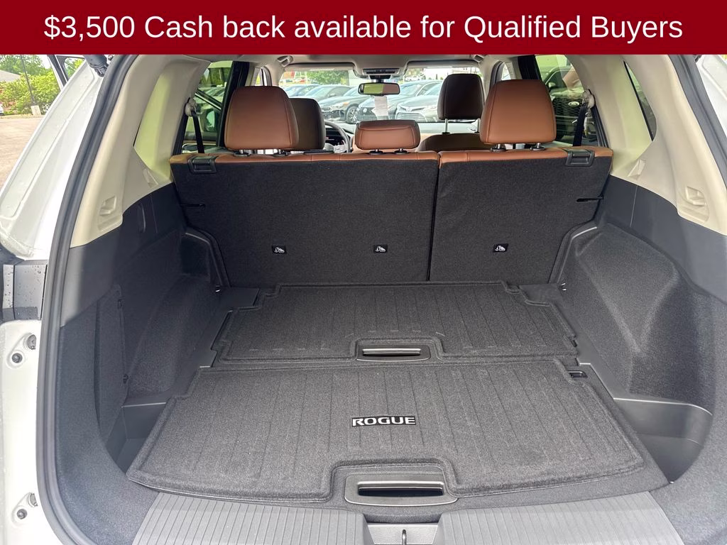 2026 Everest White Pearl/Super Black Nissan Rogue Platinum AWD SUV