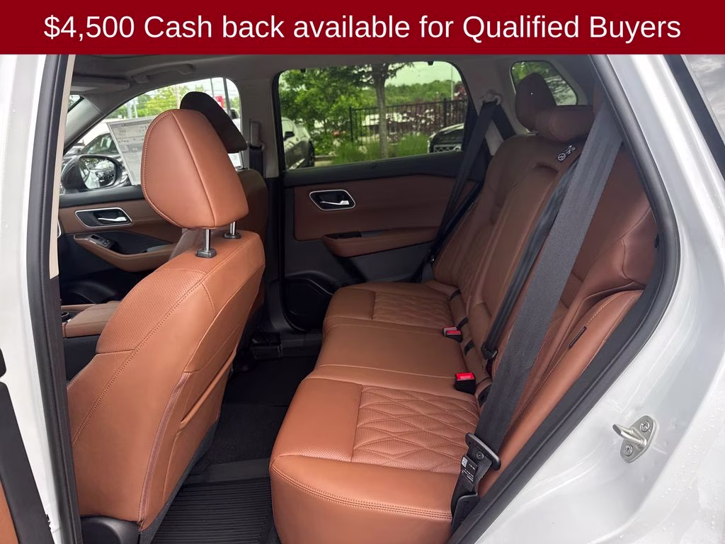 2026 Everest White Pearl/Super Black Nissan Rogue Platinum AWD SUV