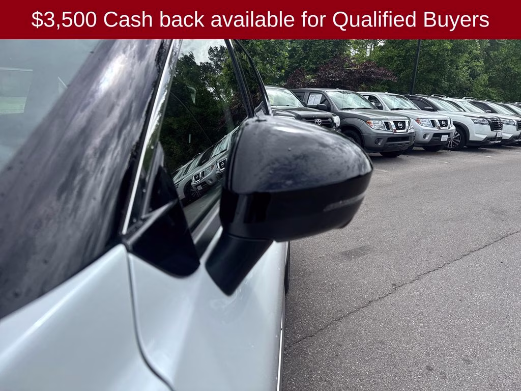 2026 Everest White Pearl/Super Black Nissan Rogue Platinum AWD SUV