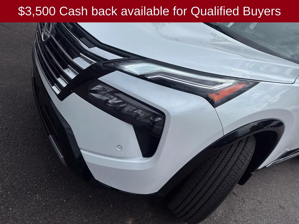 2026 Everest White Pearl/Super Black Nissan Rogue Platinum AWD SUV