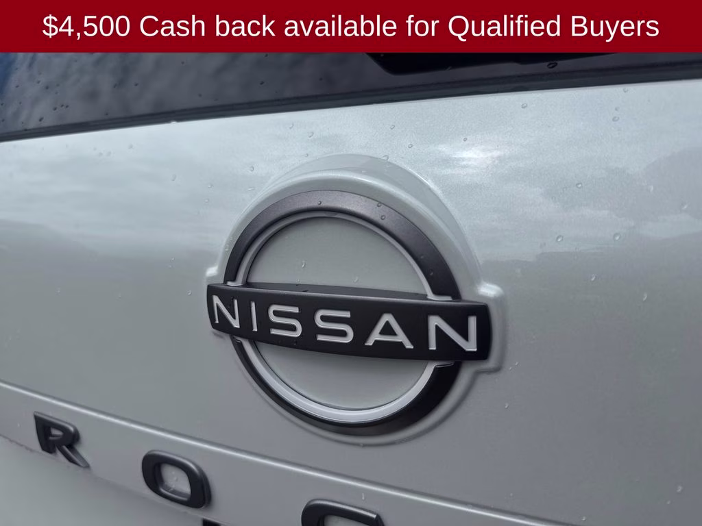 2026 Everest White Pearl/Super Black Nissan Rogue Platinum AWD SUV