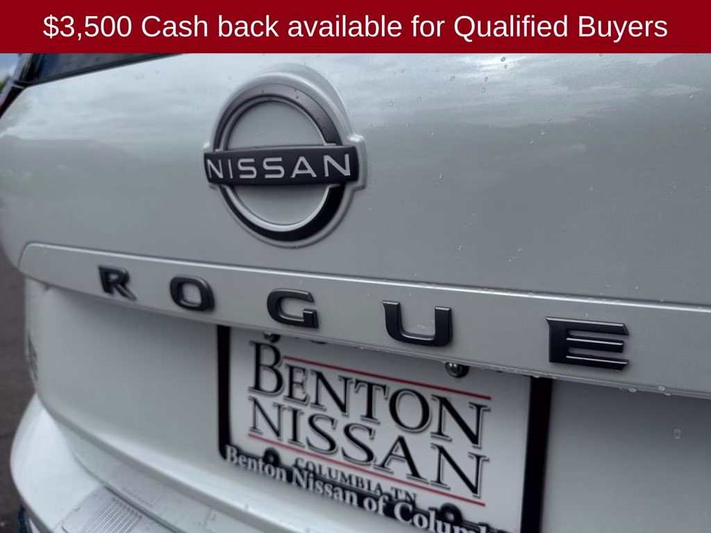 2026 Everest White Pearl/Super Black Nissan Rogue Platinum AWD SUV