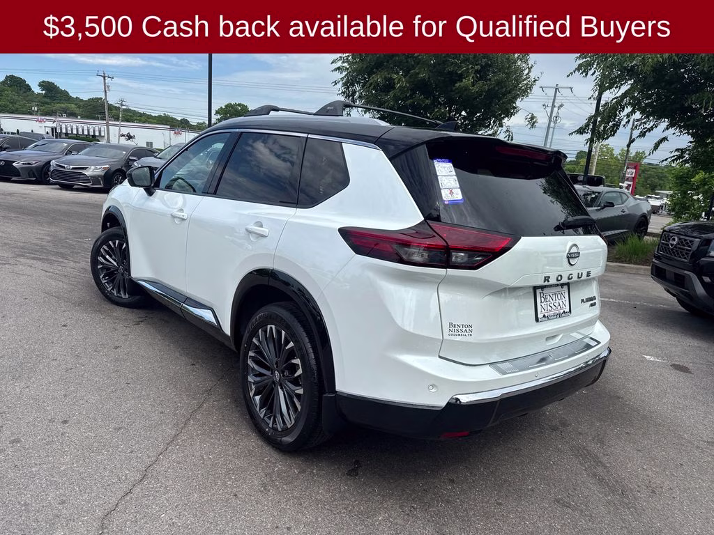 2026 Everest White Pearl/Super Black Nissan Rogue Platinum AWD SUV
