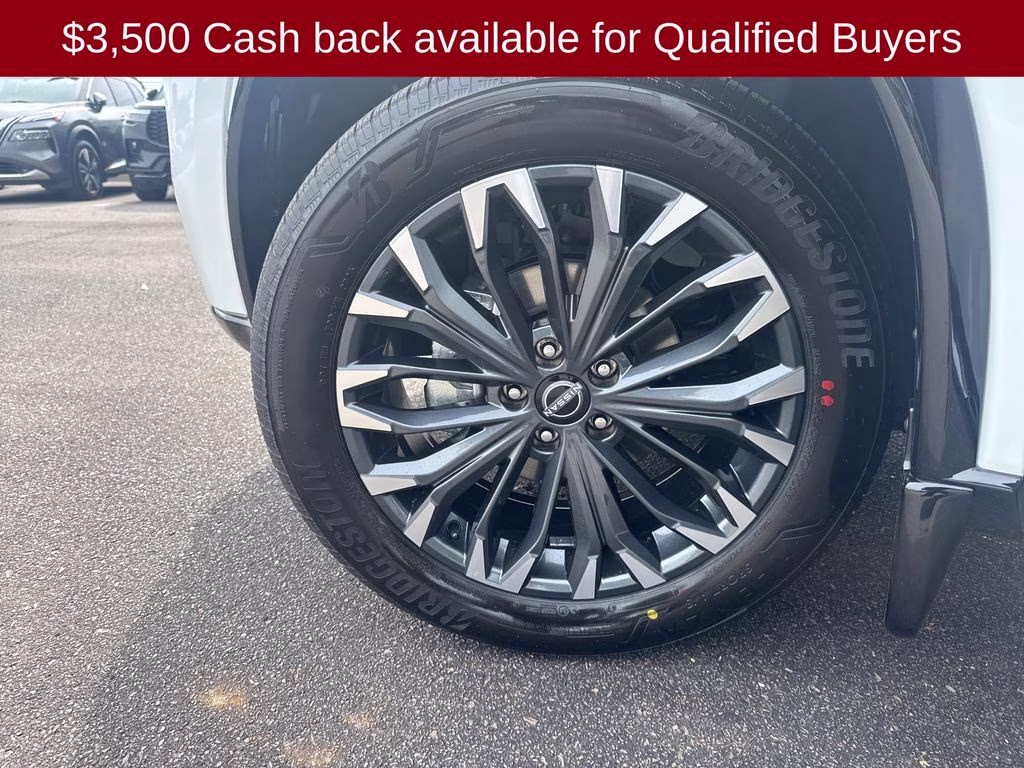 2026 Everest White Pearl/Super Black Nissan Rogue Platinum AWD SUV