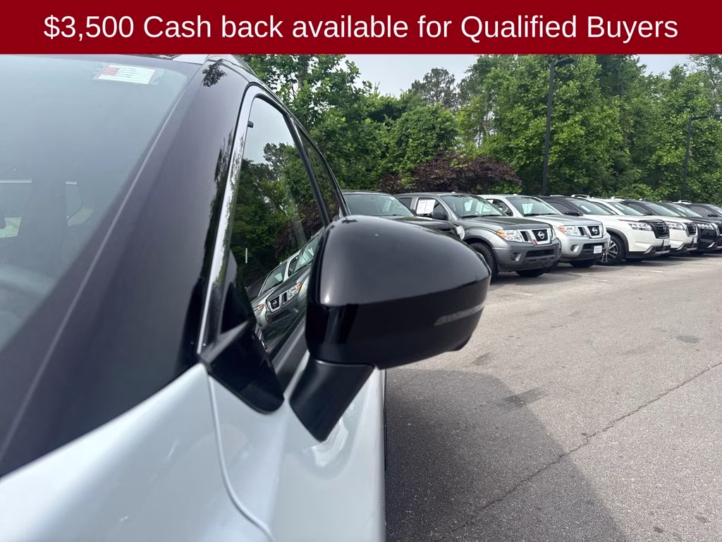 2026 Everest White Pearl/Super Black Nissan Rogue Platinum AWD SUV