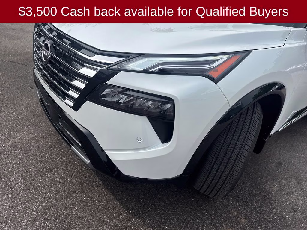 2026 Everest White Pearl/Super Black Nissan Rogue Platinum AWD SUV