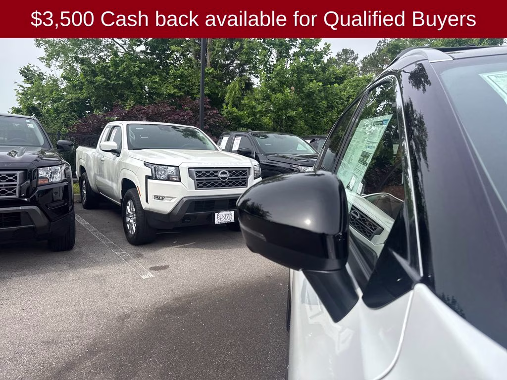 2026 Everest White Pearl/Super Black Nissan Rogue Platinum AWD SUV