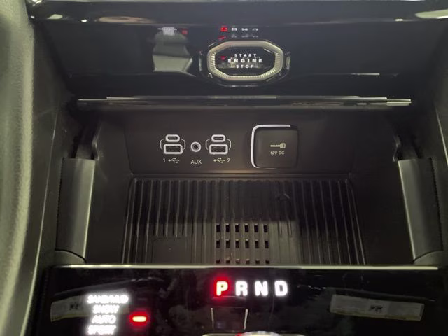 2026 Diamond Black Crystal Pearlcoat Jeep Grand Cherokee Altitude 4X4 SUV