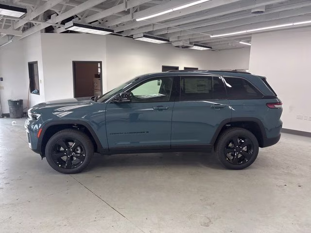 2026 Steel Blue Jeep Grand Cherokee Limited 4X4 SUV