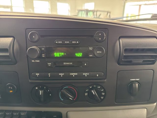 2005 Oxford White Clearcoat Ford Super Duty F-250 XLT 4X4 Truck