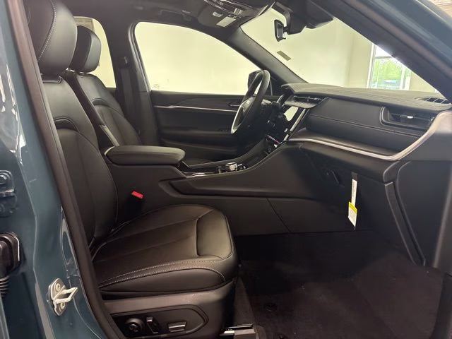 2026 Steel Blue Jeep Grand Cherokee Limited 4X4 SUV