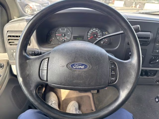 2005 Oxford White Clearcoat Ford Super Duty F-250 XLT 4X4 Truck