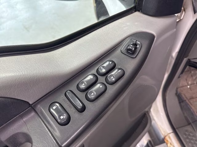 2005 Oxford White Clearcoat Ford Super Duty F-250 XLT 4X4 Truck