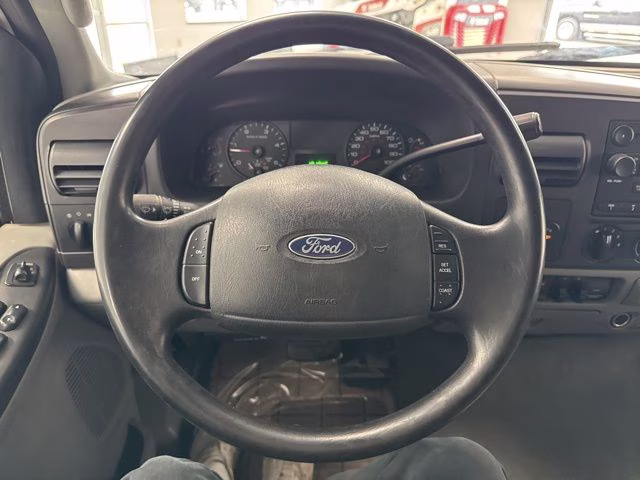 2005 Oxford White Clearcoat Ford Super Duty F-250 XLT 4X4 Truck