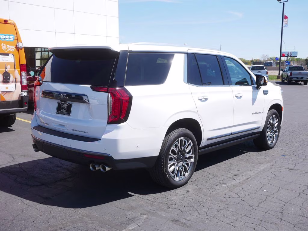2023 White GMC Yukon Denali Ultimate 4X4 SUV