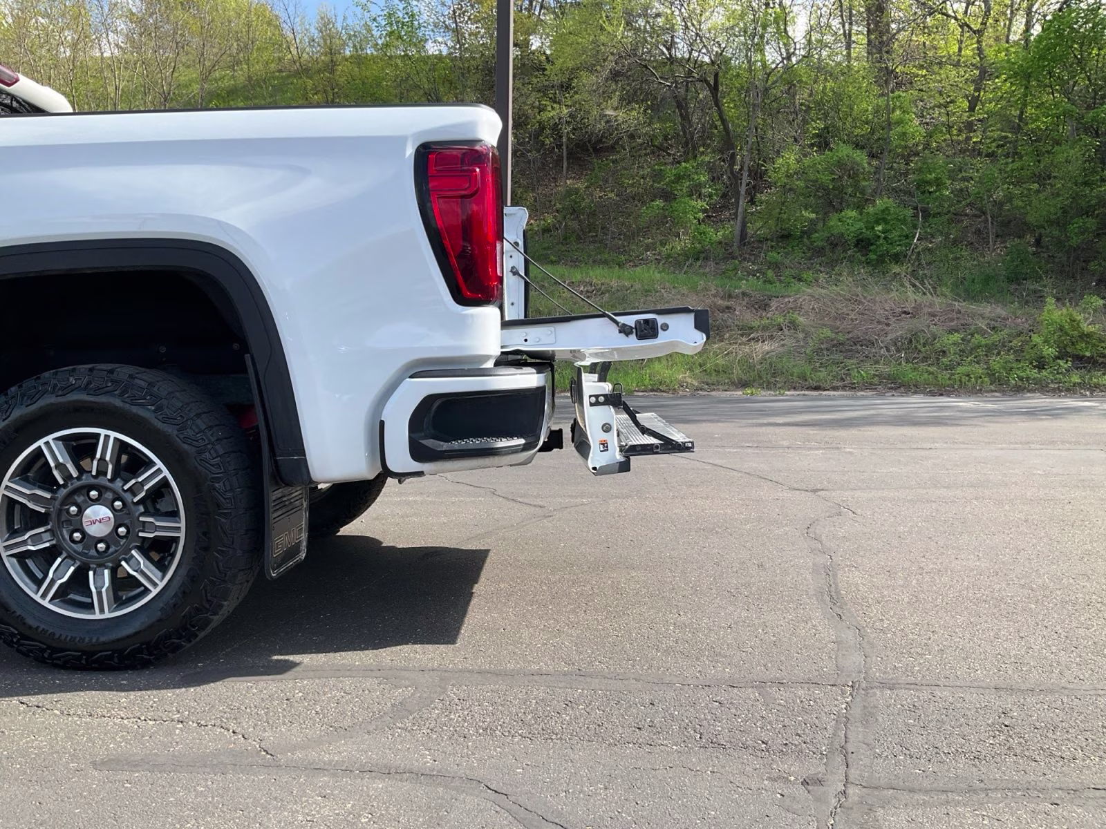 2025 Summit White GMC Sierra 1500 AT4 4X4 Truck