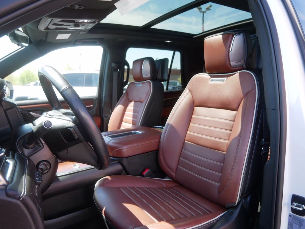 2023 White GMC Yukon Denali Ultimate 4X4 SUV