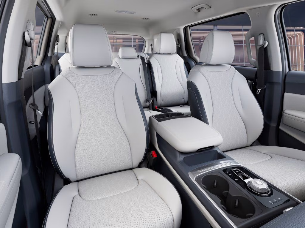 2026 Snow White Pearl Kia Carnival Hybrid EX FWD Van