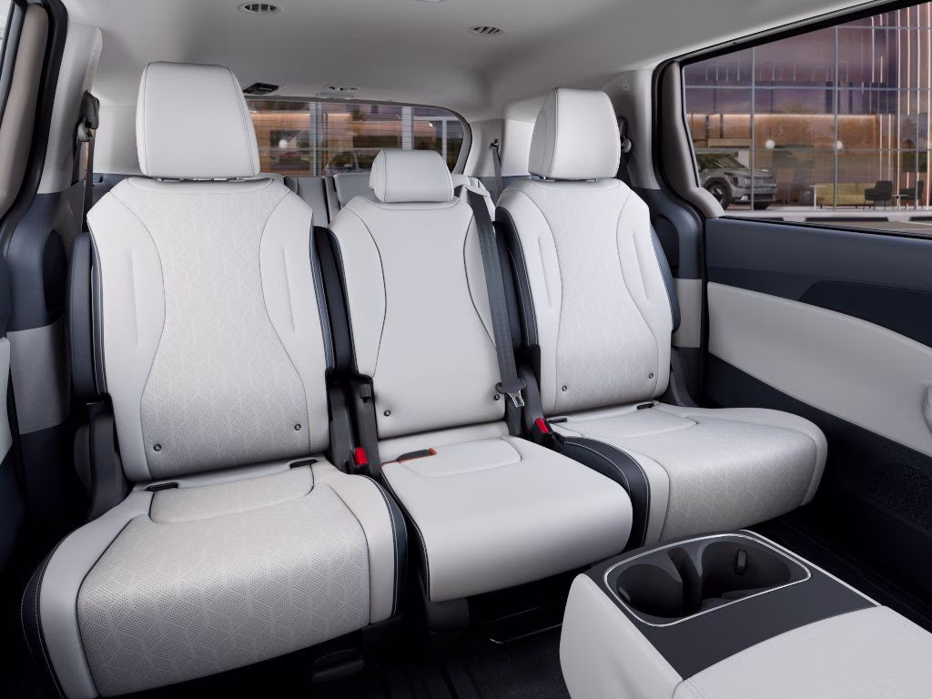 2026 Snow White Pearl Kia Carnival Hybrid EX FWD Van