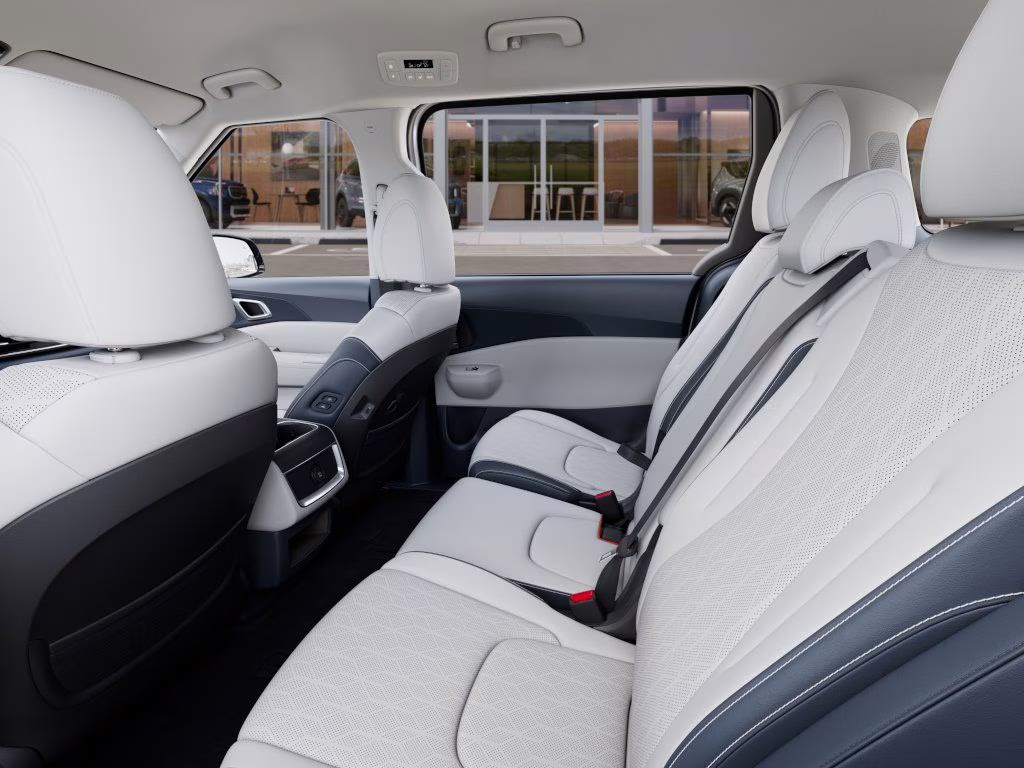 2026 Snow White Pearl Kia Carnival Hybrid EX FWD Van