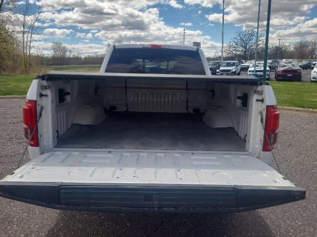 2016 White Platinum Clearcoat Metallic Ford F-150 Lariat 4X4 Truck