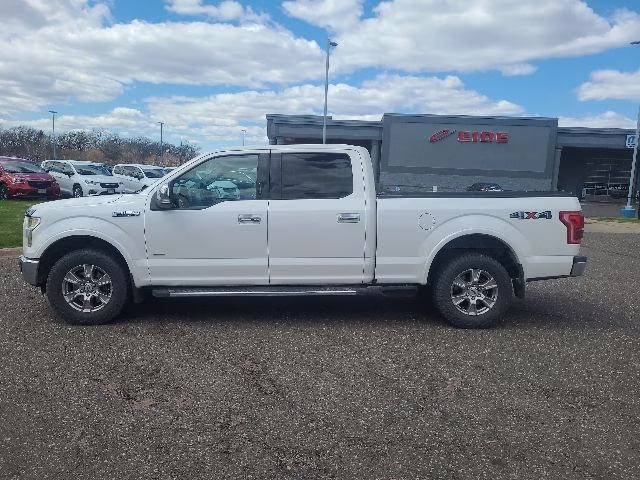 2016 White Platinum Clearcoat Metallic Ford F-150 Lariat 4X4 Truck