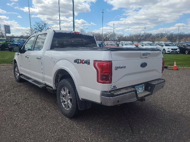 2016 White Platinum Clearcoat Metallic Ford F-150 Lariat 4X4 Truck
