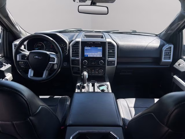 2016 White Platinum Metallic Tri-Coat Ford F-150 Lariat 4X4 Truck