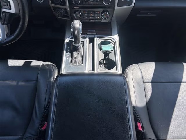 2016 White Platinum Metallic Tri-Coat Ford F-150 Lariat 4X4 Truck