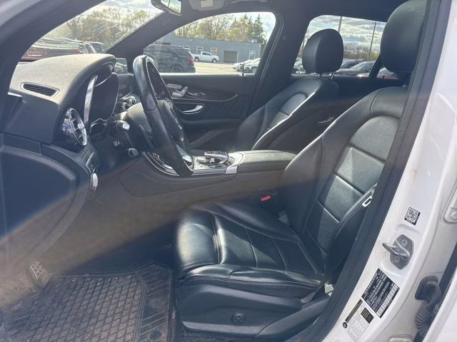 2018 Polar White Mercedes-Benz GLC GLC 300 AWD SUV