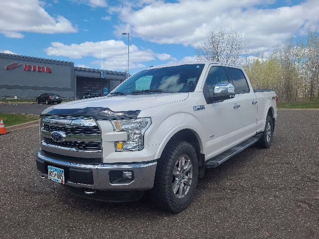 2016 White Platinum Clearcoat Metallic Ford F-150 Lariat 4X4 Truck