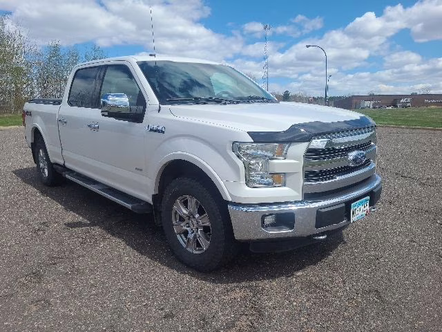 2016 White Platinum Clearcoat Metallic Ford F-150 Lariat 4X4 Truck