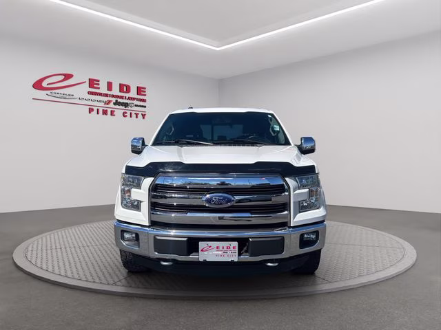 2016 White Platinum Metallic Tri-Coat Ford F-150 Lariat 4X4 Truck
