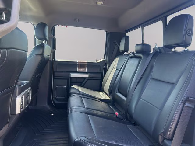 2016 White Platinum Metallic Tri-Coat Ford F-150 Lariat 4X4 Truck