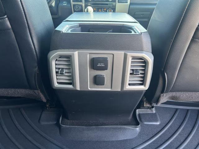 2016 White Platinum Metallic Tri-Coat Ford F-150 Lariat 4X4 Truck